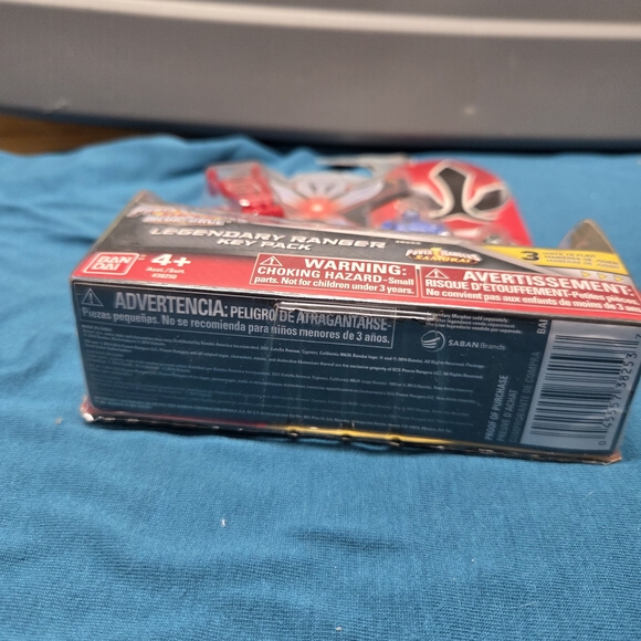 Power Rangers Megaforce Legendary Ranger Key Set - Red, Blue, Green - Picture 4 of 4